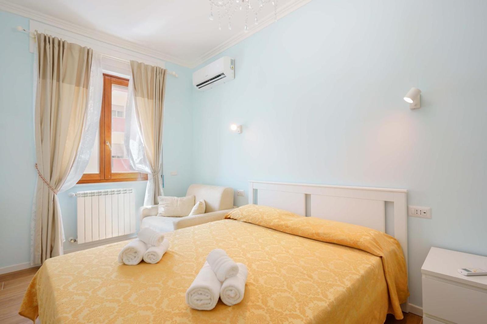 Al Teatro Lirico Hotel Cagliari Ngoại thất bức ảnh